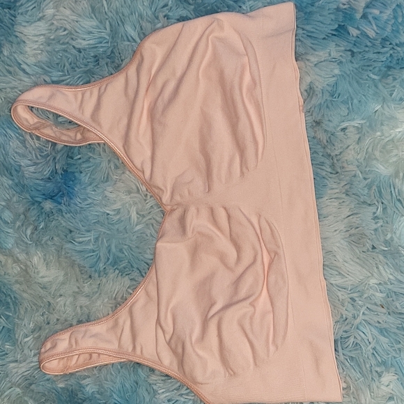 2 Bali pull on no wire bras - Picture 2 of 5